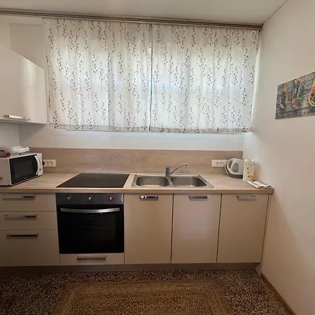 Apartment Omiska Split