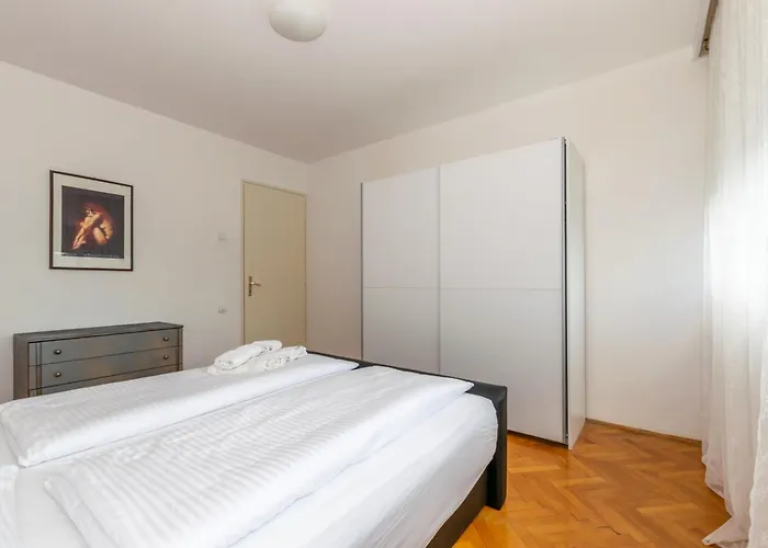 Omiska Apartment