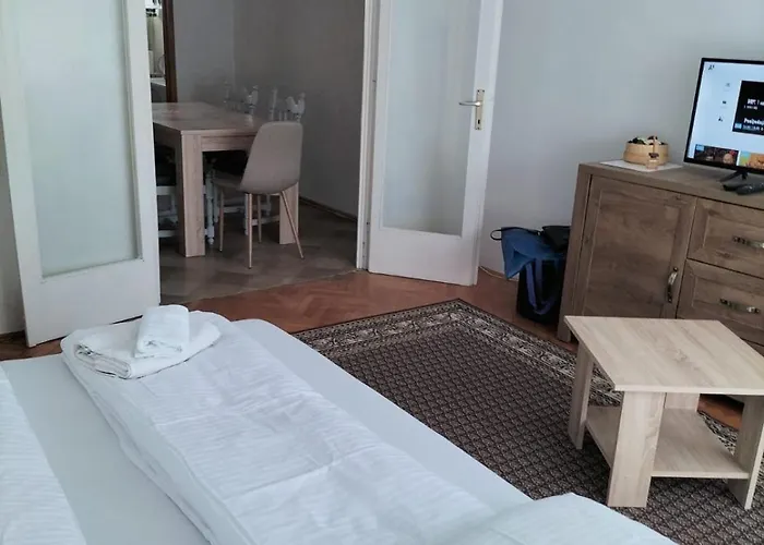 Omiska Apartment *